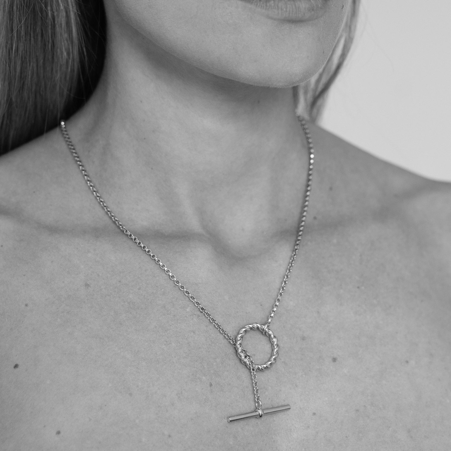 Corda T-Bar Necklace. Sterling Silver.