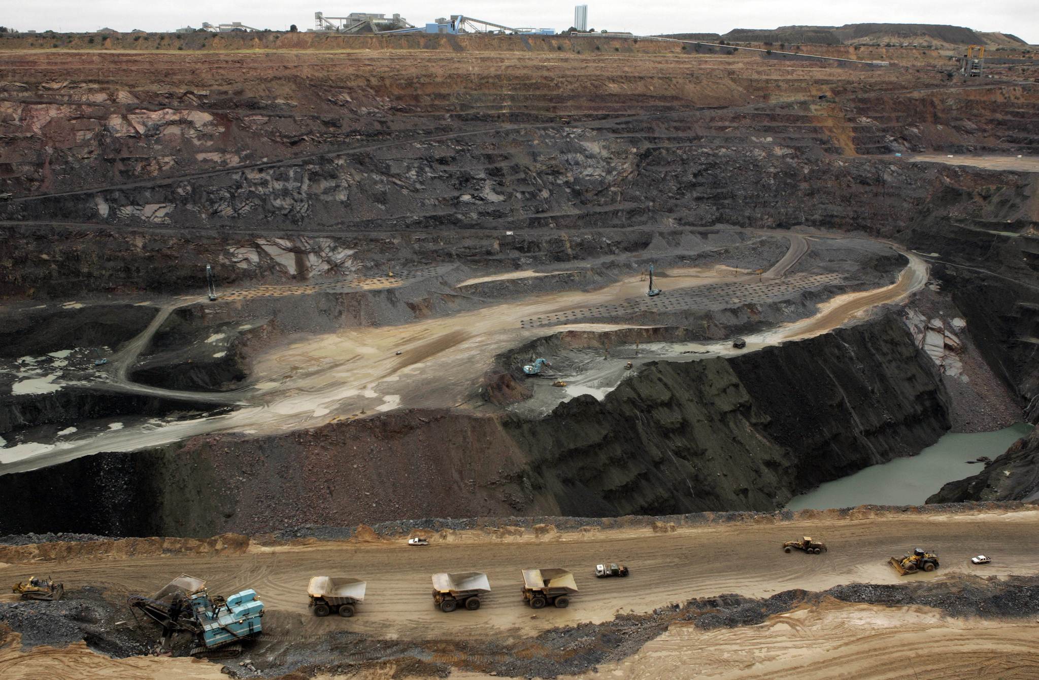 Why De Beers lab-grown diamonds make as much sense as smoking for health