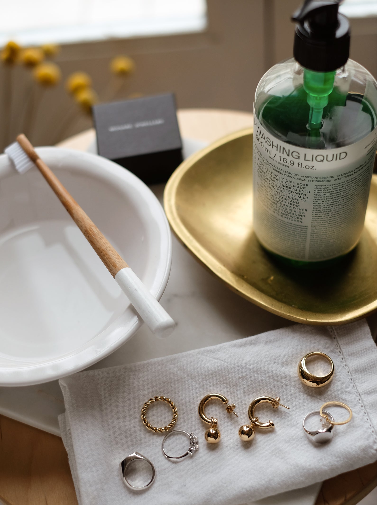 How to clean your jewellery at home