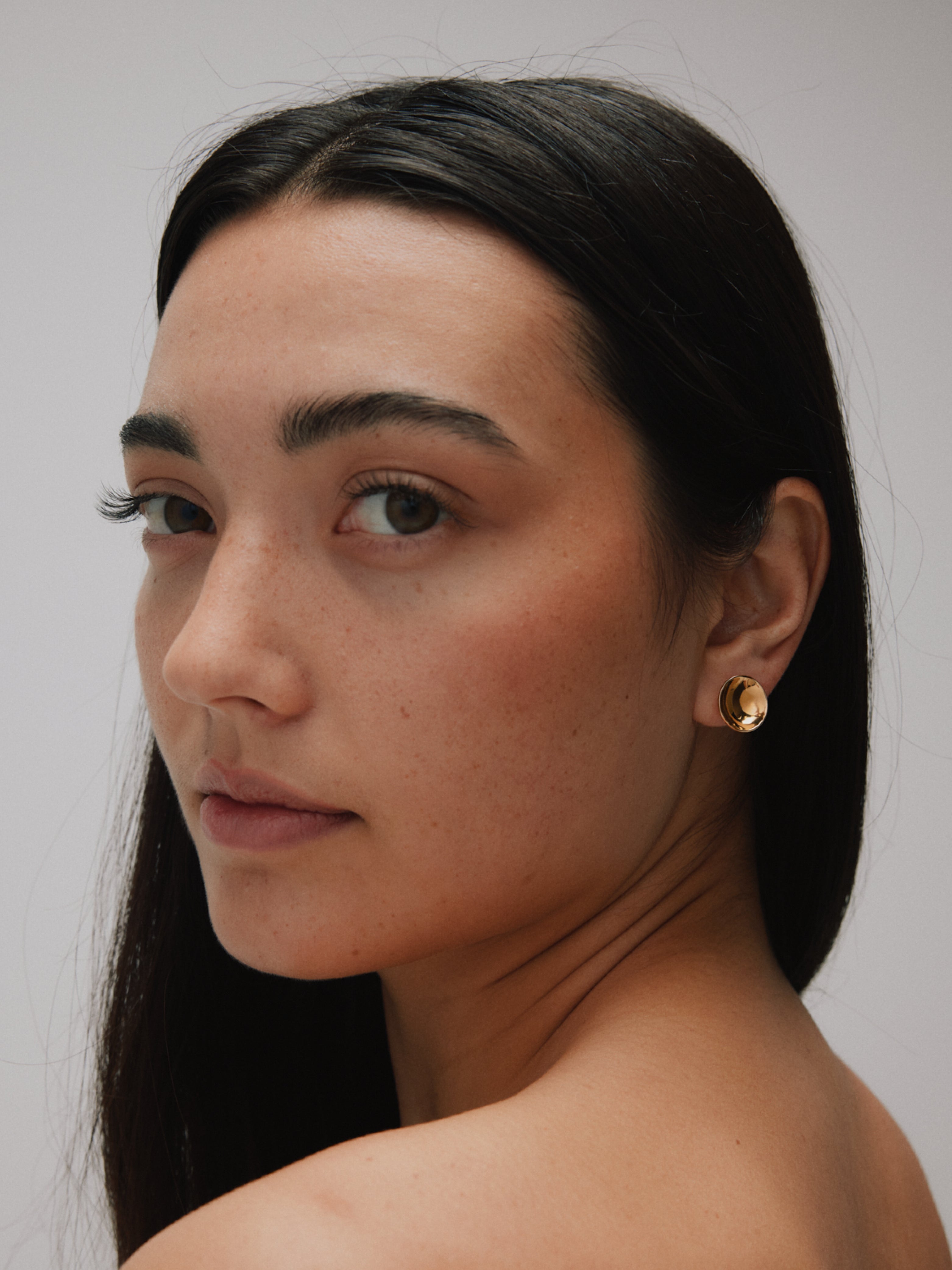Consero Incurved Stud Earring. Small. Gold Vermeil - Monarc Jewellery