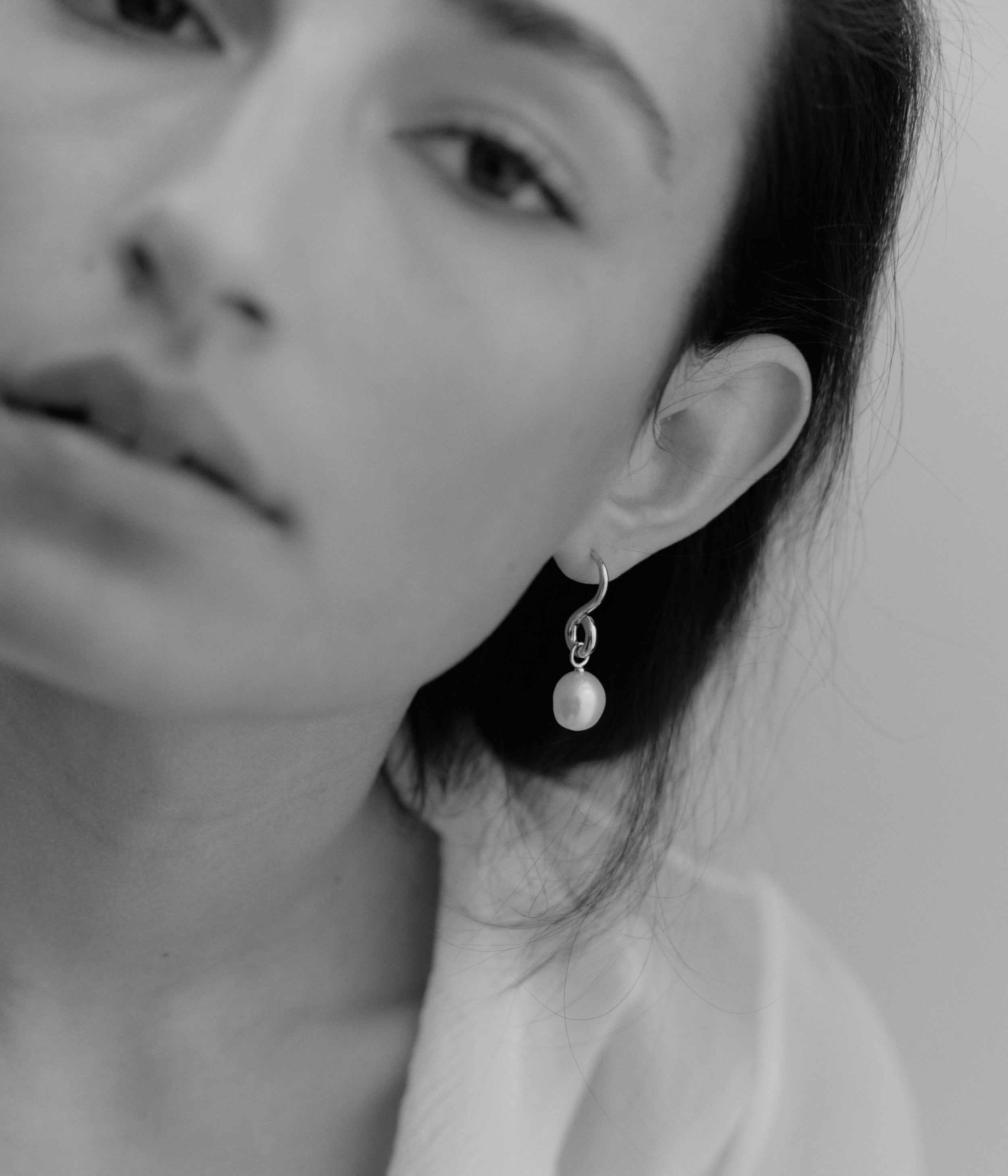 Oura Pearl Stud Earring. Silver - Monarc Jewellery