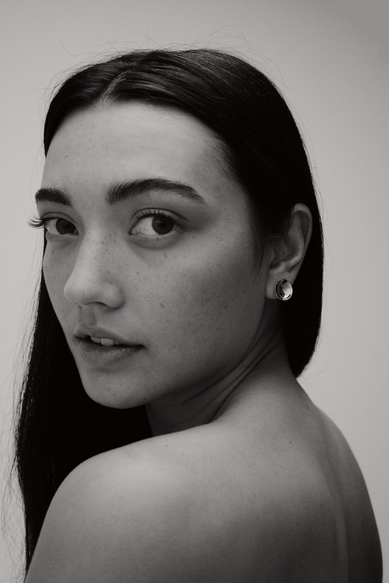 Consero Incurved Stud Earring. Small. Silver - Monarc Jewellery