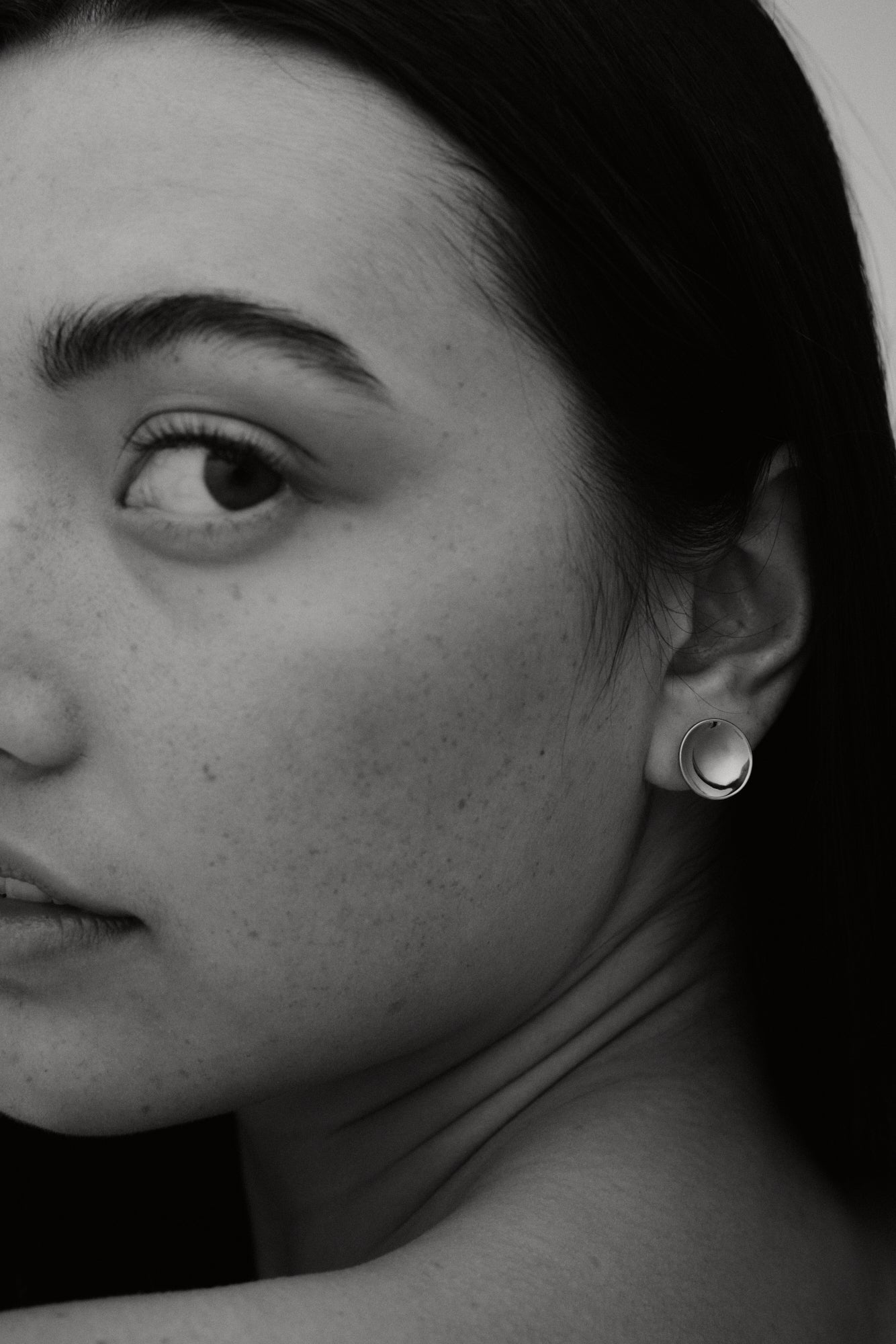 Consero Incurved Stud Earring. Small. Silver - Monarc Jewellery