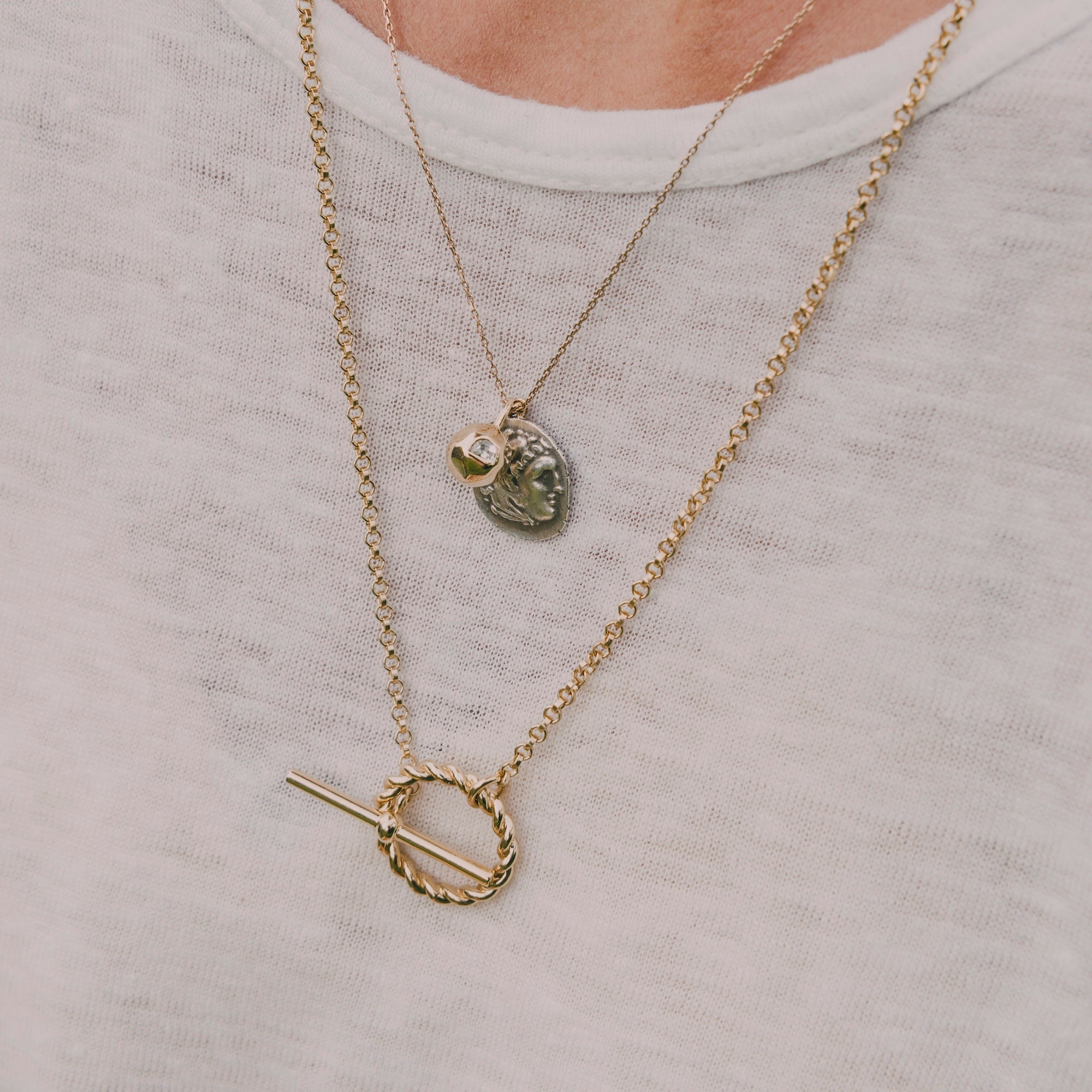 Corda T-Bar Necklace. Gold Vermeil. - MONARC CONCIERGE