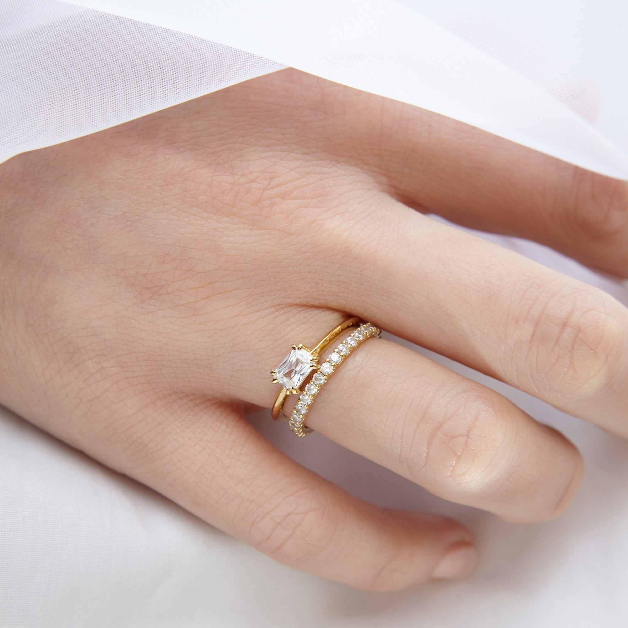 Empress Diamond Solitaire Ring. 18k White Gold or Platinum - MONARC CONCIERGE